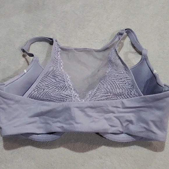 Victoria's Secret Bra - Picture 7 of 13